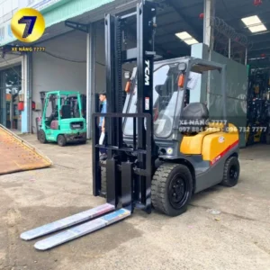 Xe nâng dầu TCM FHD30T3