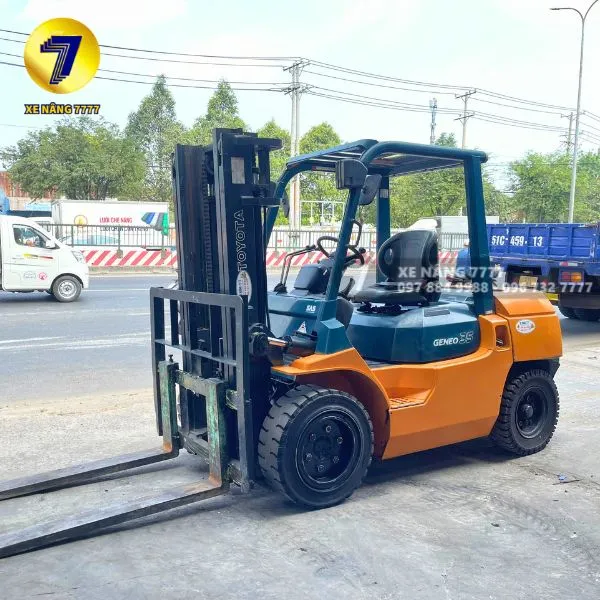 Xe nâng dầu TOYOTA 02-7FD35
