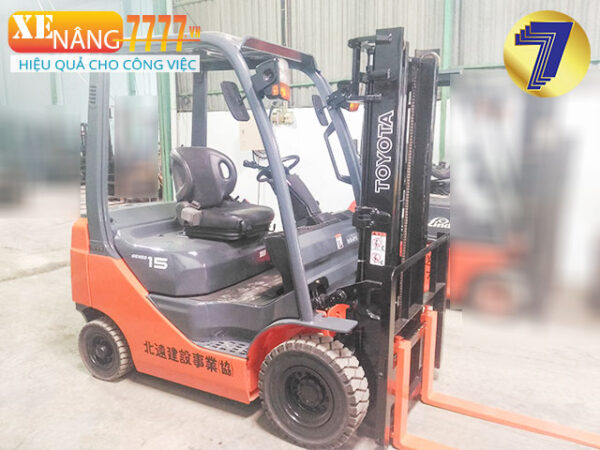 Xe nâng dầu TOYOTA 02-8FD15