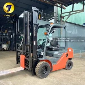 Xe nâng dầu TOYOTA 50-8FD25
