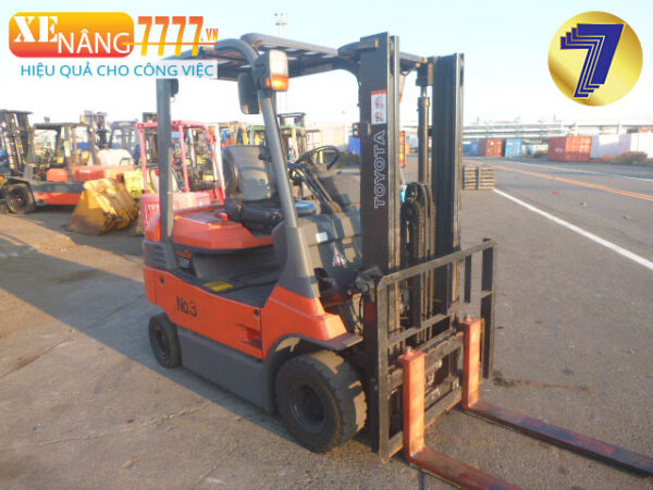 Xe nâng điện ngồi lái TOYOTA 7FBH25