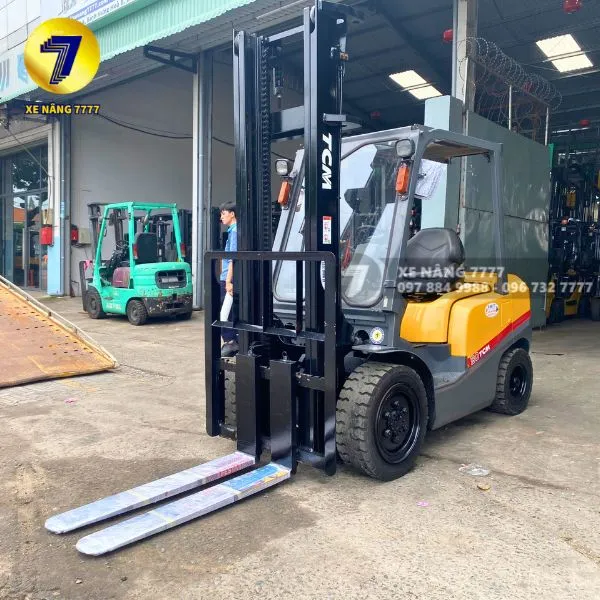 Xe Nâng Dầu 3 Tấn - TCM FHD30T3