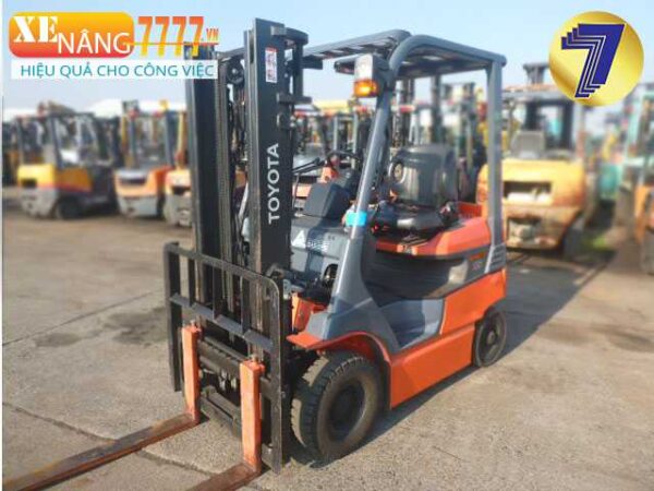 xe nâng điện ngồi lái toyota 7fb15