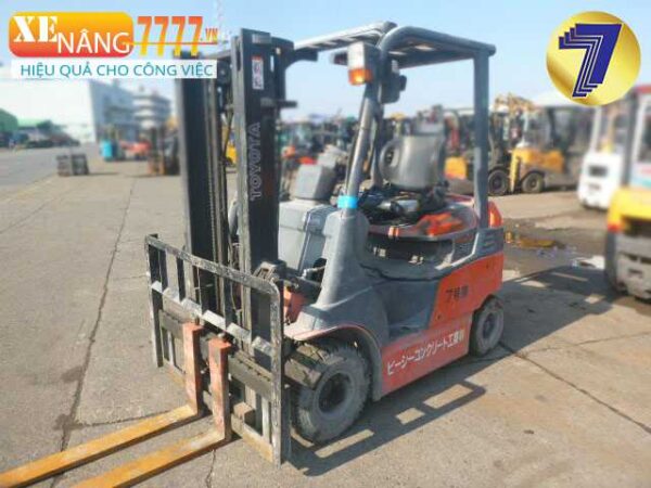 xe nâng điện ngồi lái toyota 7fbh20