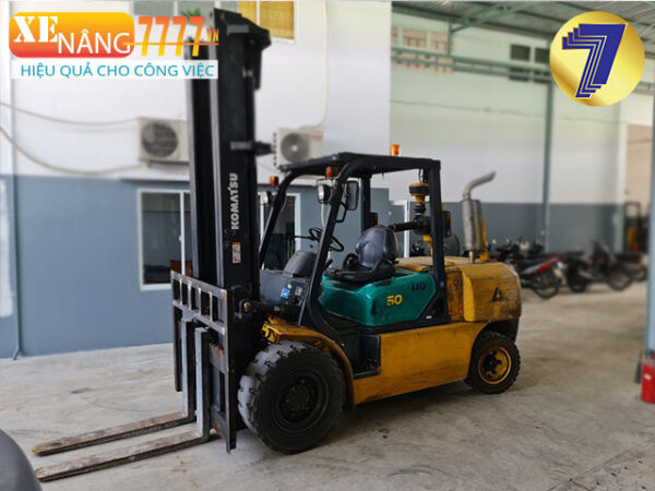 Xe nâng dầu KOMATSU FD50AT-8