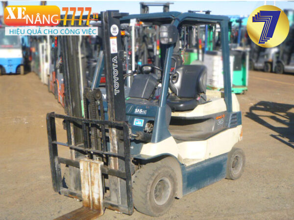 Xe nâng điện ngồi lái TOYOTA 7FBL20