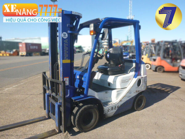 Xe nâng xăng gas TOYOTA 02-8FGK20