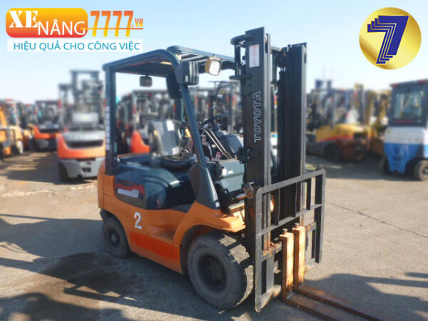 Xe nâng xăng TOYOTA 02-7FGL15