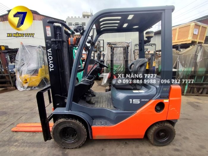 Xe nâng dầu TOYOTA 02-8FD15