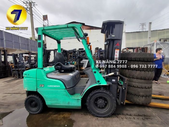 Xe nâng dầu MITSUBISHI FDE25T
