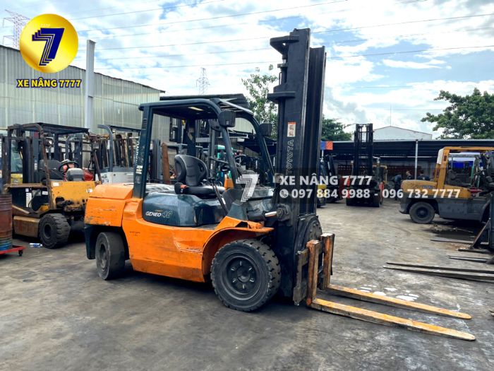 Xe Nâng Dầu TOYOTA 7FDK40
