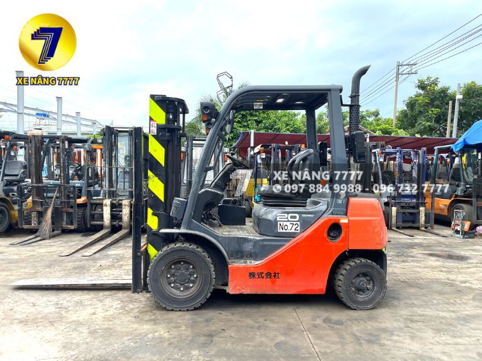 Xe Nâng Dầu TOYOTA 02-8FD20