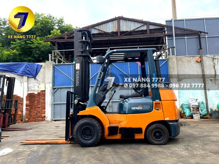 Xe Nâng Dầu TOYOTA 7FDK30