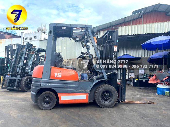 Xe Nâng Dầu TOYOTA 02-6FD15