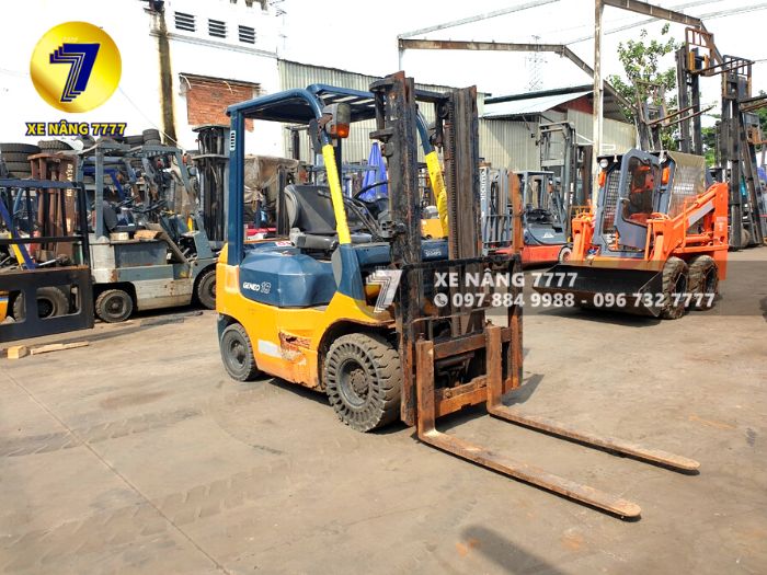 Xe nâng dầu TOYOTA 02-7FD18