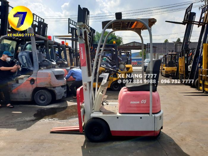 Xe điện ngồi lái KOMATSU FB05-3