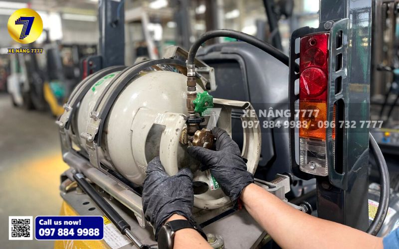 Khóa van và mở dây dẫn