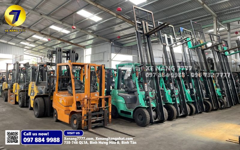 Dòng xe nâng dùng dầu Diesel làm nhiên liệu để vận hành, loại xe này có công suất cực lớn và có thể hoạt động liên tục nhiều giờ