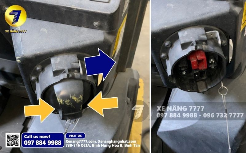 Bước 2: Mở nắp ổ cắm sạc