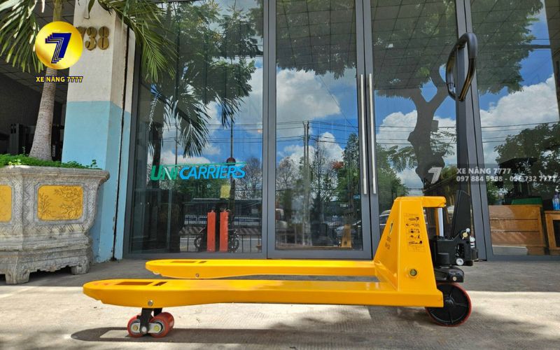 Xe nâng tay 2.5 tấn