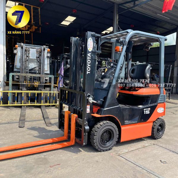 Xe nâng điện ngồi lái 1.5 tấn TOYOTA 8FBH15