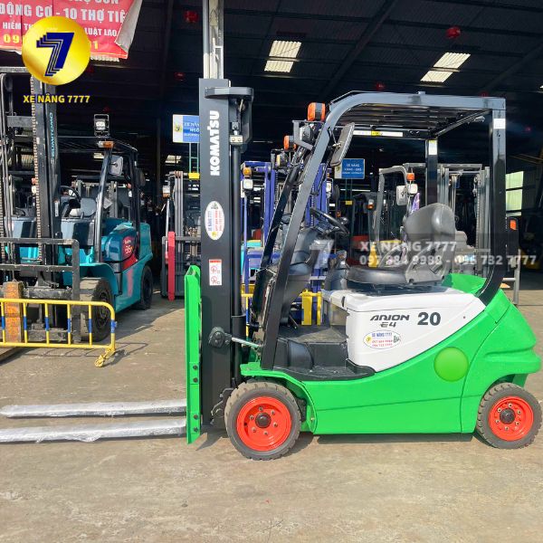 Xe nâng điện ngồi lái 2 tấn KOMATSU FB20A-12