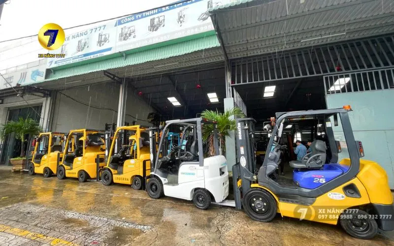 Xe nâng 7777