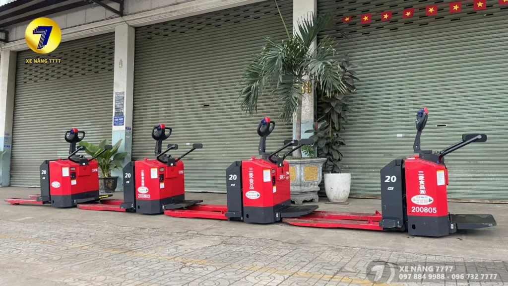 Xe nâng bán tự động Nhật Bản - Xe nâng 7777