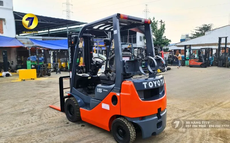 xe nâng xăng gas xe nâng 7777