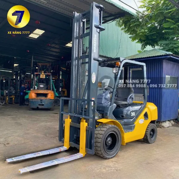 Xe Nâng Dầu 3 Tấn KOMATSU FD30T-17
