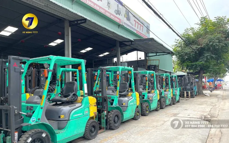 xe nâng dầu xe nâng 7777