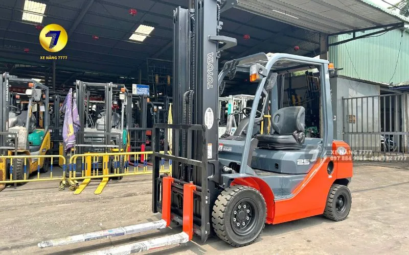 xe nâng Toyotatoy mới - Xe Nâng 7777