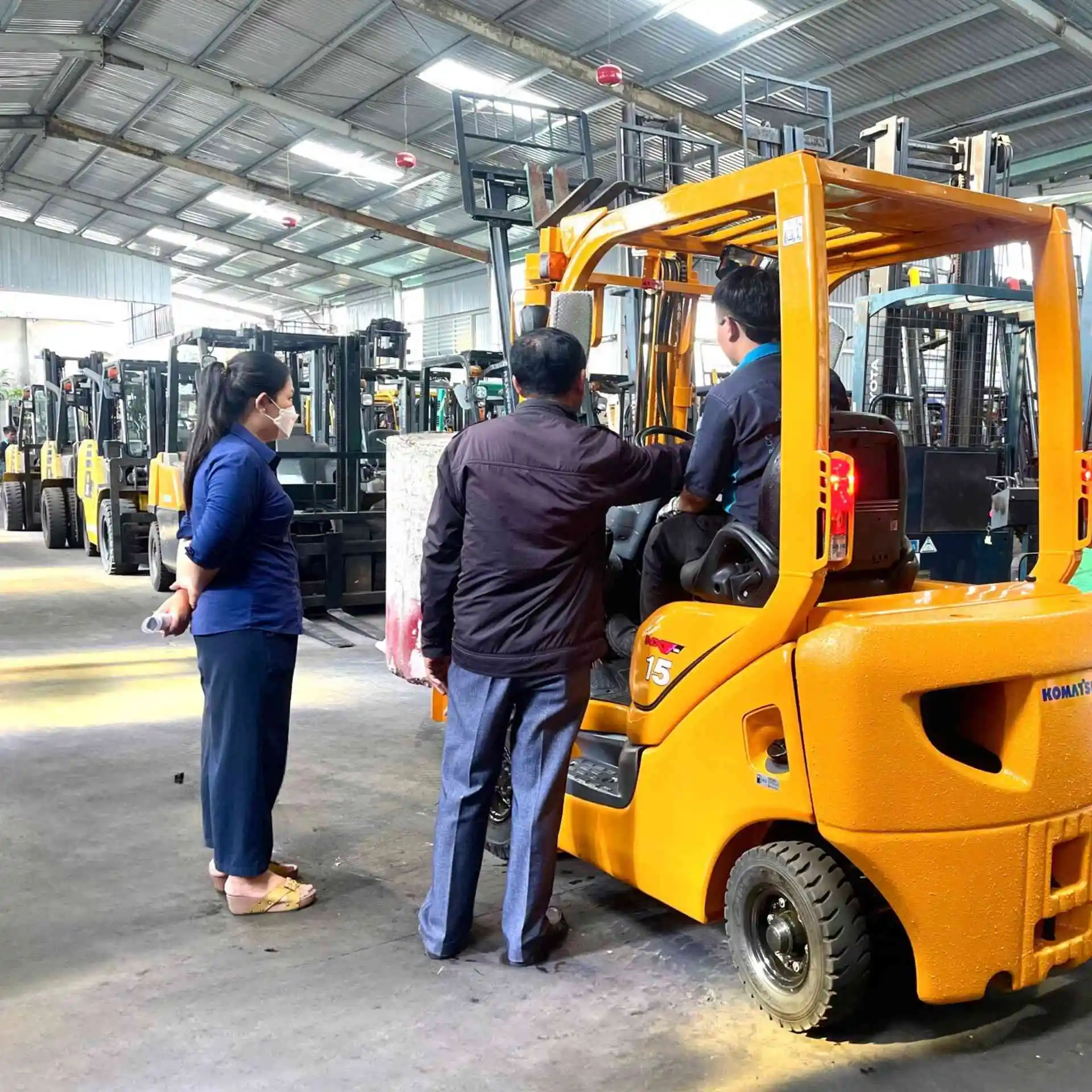 xe nâng 7777 hình ảnh thực tế 3