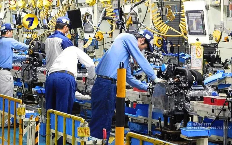 Xe nâng cho ngành sản xuất linh kiện