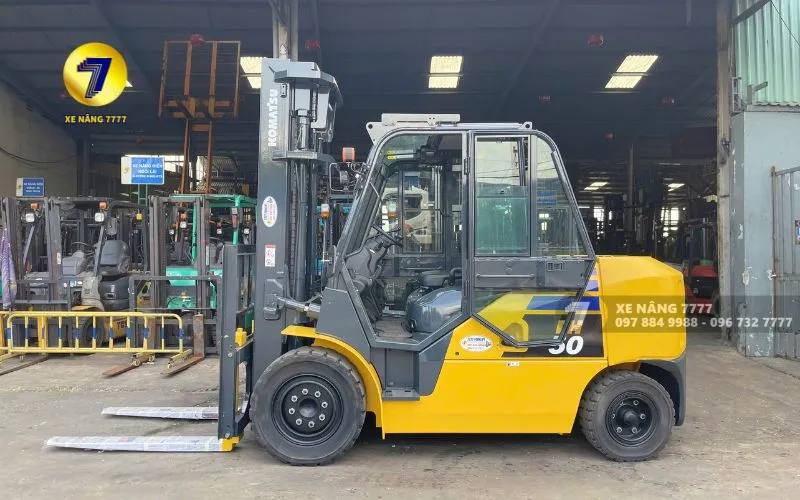 Xe Nâng KOMATSU FH50-2 là sự lựa chọn hàng đầu cho các công việc nặng