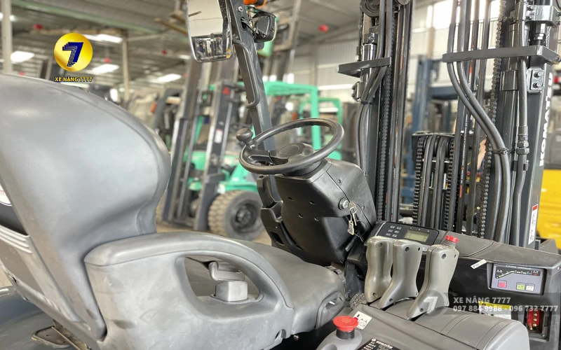 Ghế ngồi xe nâng điện ngồi lái Komatsu FB15-12 – 1.5 tấn,