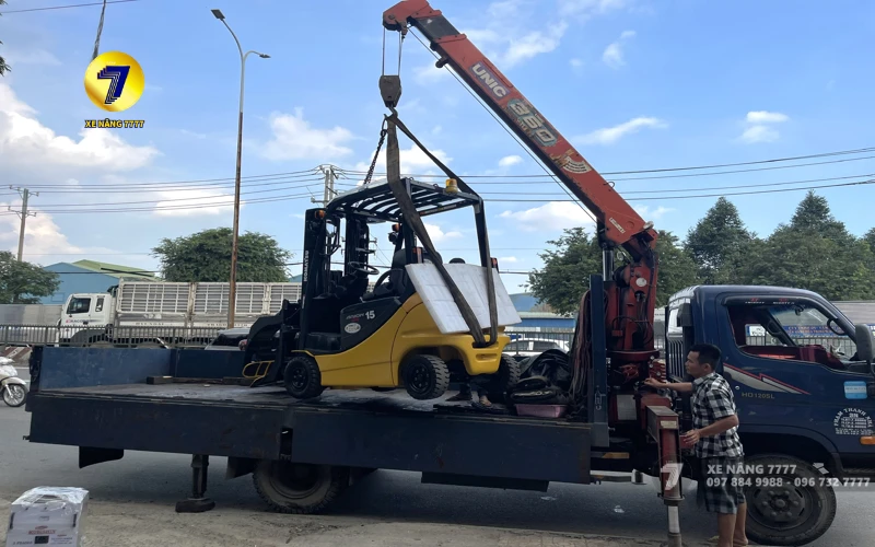 Xe nâng điện ngồi lái Komatsu FB15-12 – 1.5 tấn