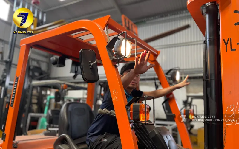 hệ thống đèn xe nâng