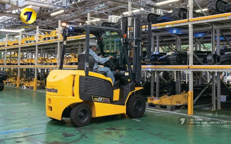 Xe-na%CC%82ng-die%CC%A3%CC%82n-ngo%CC%82%CC%80i-Komatsu-FE25-2FE30-2-2-768x480.webp