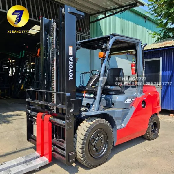 Xe Nâng Dầu 4.5 Tấn TOYOTA 8FD45