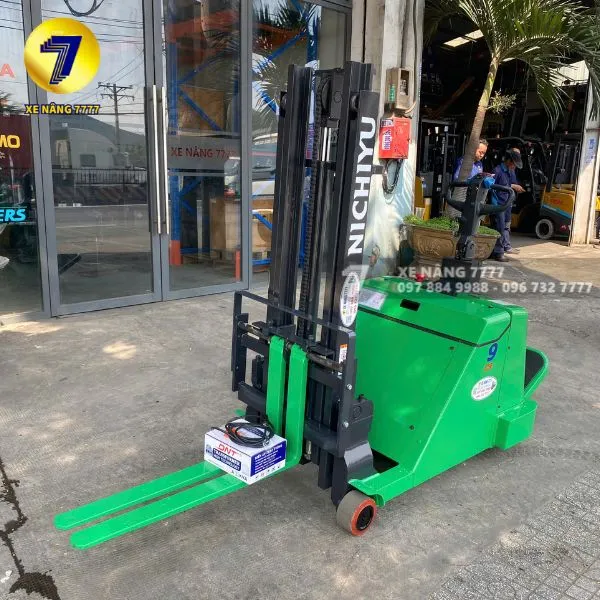 Xe Nâng Bán Tự Động 900 Kg NICHIYU FBD9S-70-230T