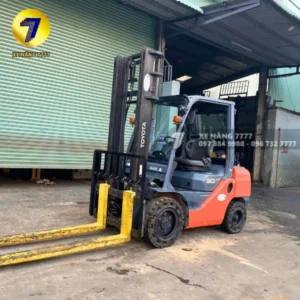 Xe Nâng Dầu 3 Tấn TOYOTA 02-8FD30