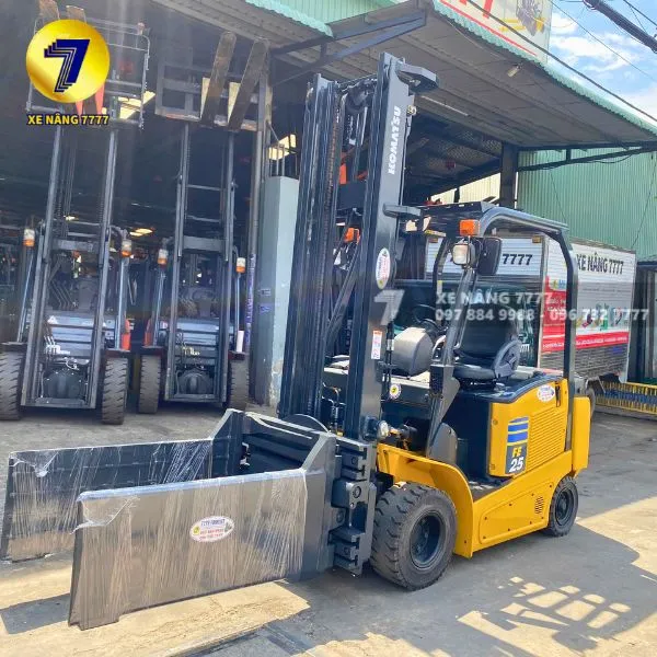 xe-nang-dien-ngoi-lai-2-5-tan-komatsu-fe25-1-6-1.webp
