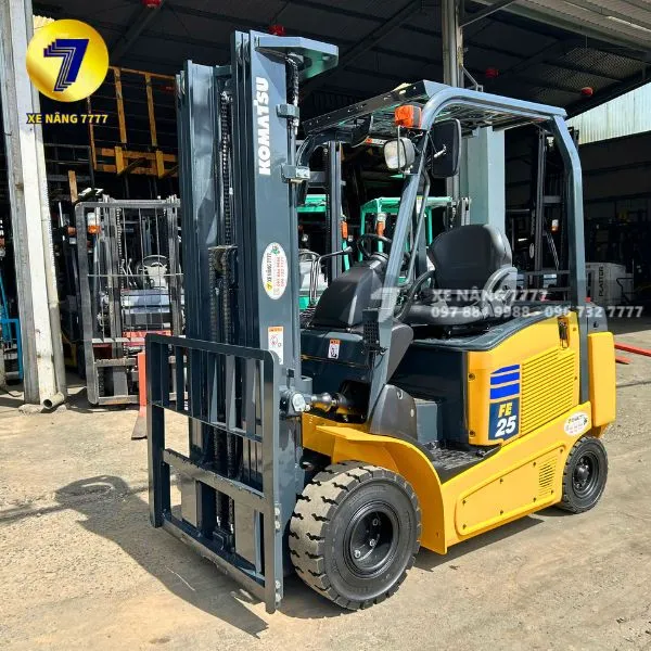 xe-nang-dien-ngoi-lai-2-5-tan-komatsu-fe25-1-9-1.webp